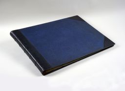 Album de photographies anciennes sur la Turquie, plats de dessus et
de dessous © Musée Guimet, Paris, Distr. Rmn / Image Guimet Album de photographies anciennes sur la Turquie, plats de dessus et
de dessous © Musée Guimet, Paris, Distr. Rmn / Image Guimet