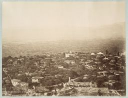 Vue prise des flancs de l’Uludağ (ou Olympe de Bithynie) en
direction de la vieille ville fortifiée de Bursa © Musée Guimet, Paris, Distr. Rmn / Image Guimet Vue prise des flancs de l’Uludağ (ou Olympe de Bithynie) en
direction de la vieille ville fortifiée de Bursa © Musée Guimet, Paris, Distr. Rmn / Image Guimet