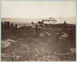 Mosquée et tombeau de Beyazit Ier (Yıldırım Camii ve
türbesi) à Bursa © Musée Guimet, Paris, Distr. Rmn / Image Guimet Mosquée et tombeau de Beyazit Ier (Yıldırım Camii ve
türbesi) à Bursa © Musée Guimet, Paris, Distr. Rmn / Image Guimet