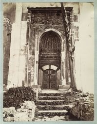 Porte d’entrée du Mausolée Vert (Yeşil Türbe) bâti pour Mehmet
Ier à Bursa © Musée Guimet, Paris, Distr. Rmn / Image Guimet Porte d’entrée du Mausolée Vert (Yeşil Türbe) bâti pour Mehmet
Ier à Bursa © Musée Guimet, Paris, Distr. Rmn / Image Guimet