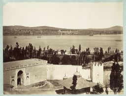 Vue d’Üsküdar depuis un minaret de la basilique
Sainte-Sophie © Musée Guimet, Paris, Distr. Rmn / Image Guimet Vue d’Üsküdar depuis un minaret de la basilique
Sainte-Sophie © Musée Guimet, Paris, Distr. Rmn / Image Guimet