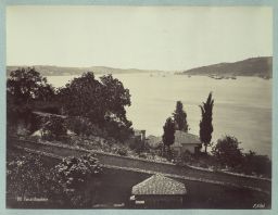 Vue du Bosphore à hauteur de Vaniköy en direction du
sud © Musée Guimet, Paris, Distr. Rmn / Image Guimet Vue du Bosphore à hauteur de Vaniköy en direction du
sud © Musée Guimet, Paris, Distr. Rmn / Image Guimet