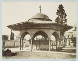 Fontaine à ablutions de la basilique
Sainte-Sophie © Musée Guimet, Paris, Distr. Rmn / Image Guimet Fontaine à ablutions de la basilique
Sainte-Sophie © Musée Guimet, Paris, Distr. Rmn / Image Guimet