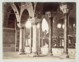 Galerie supérieure. Intérieur de la basilique
Sainte-Sophie © Musée Guimet, Paris, Distr. Rmn / Image Guimet Galerie supérieure. Intérieur de la basilique
Sainte-Sophie © Musée Guimet, Paris, Distr. Rmn / Image Guimet