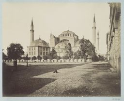 La basilique Sainte-Sophie et les mausolées des sultans
ottomans © Musée Guimet, Paris, Distr. Rmn / Image Guimet La basilique Sainte-Sophie et les mausolées des sultans
ottomans © Musée Guimet, Paris, Distr. Rmn / Image Guimet