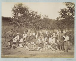 Groupe de réfugiés musulmans © Musée Guimet, Paris, Distr. Rmn / Image Guimet Groupe de réfugiés musulmans © Musée Guimet, Paris, Distr. Rmn / Image Guimet