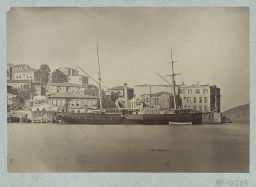 L’aviso français le « Pétrel » amarré au quai de
Tarabya © Musée Guimet, Paris, Distr. Rmn / Image Guimet L’aviso français le « Pétrel » amarré au quai de
Tarabya © Musée Guimet, Paris, Distr. Rmn / Image Guimet