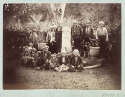 Femmes, hommes et enfants © Musée Guimet, Paris, Distr. Rmn / Image Guimet Femmes, hommes et enfants © Musée Guimet, Paris, Distr. Rmn / Image Guimet