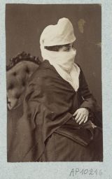 Portrait de femme turque © Musée Guimet, Paris, Distr. Rmn / Image Guimet Portrait de femme turque © Musée Guimet, Paris, Distr. Rmn / Image Guimet