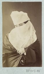 Portrait de femme turque © Musée Guimet, Paris, Distr. Rmn / Image Guimet Portrait de femme turque © Musée Guimet, Paris, Distr. Rmn / Image Guimet