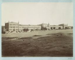 Caserne militaire de Taksim (Topçu Kışlası) © Musée Guimet, Paris, Distr. Rmn / Image Guimet Caserne militaire de Taksim (Topçu Kışlası) © Musée Guimet, Paris, Distr. Rmn / Image Guimet